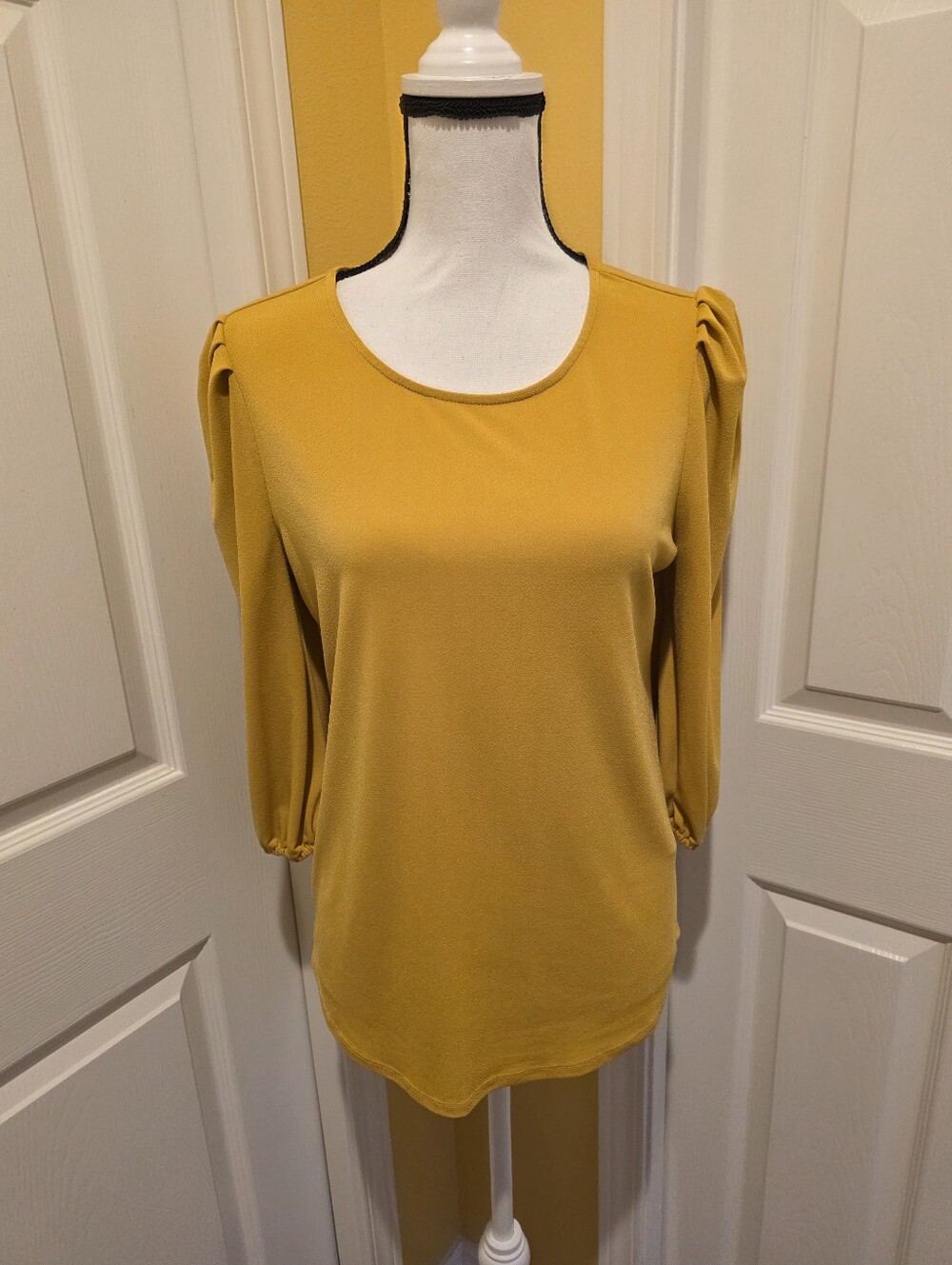 ADRIANNA PAPELL YELLOW BLOUSE, SIZE S